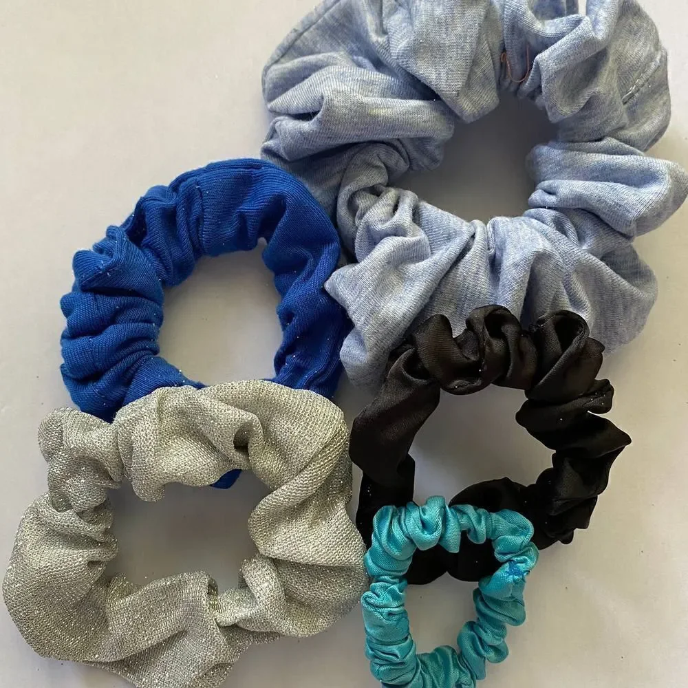 𝅺Set of 5 Scrunchies